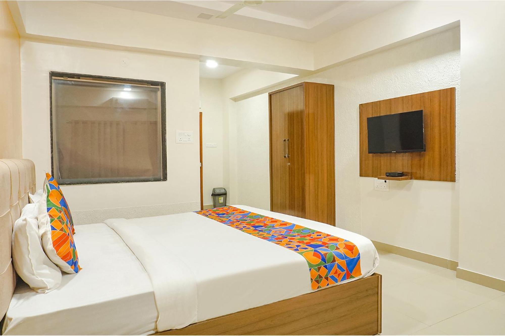 Fabhotel Embassy Near Amanora Mall Pune