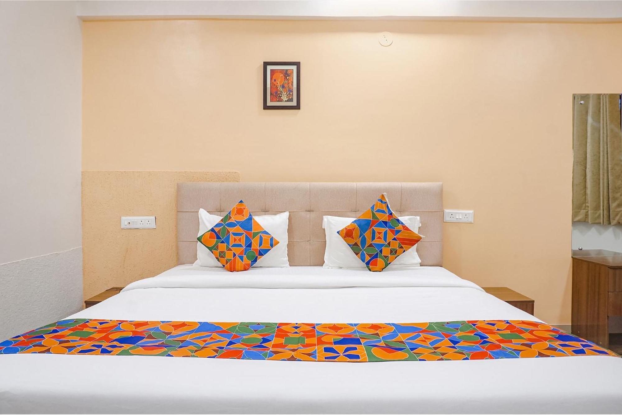 Fabhotel Embassy Near Amanora Mall Hotel 4*