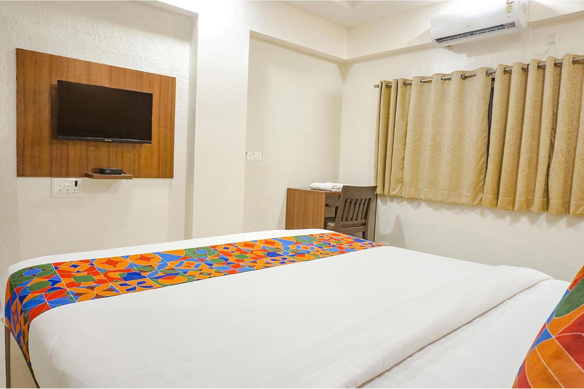 Fabhotel Embassy Near Amanora Mall Hotel Pune