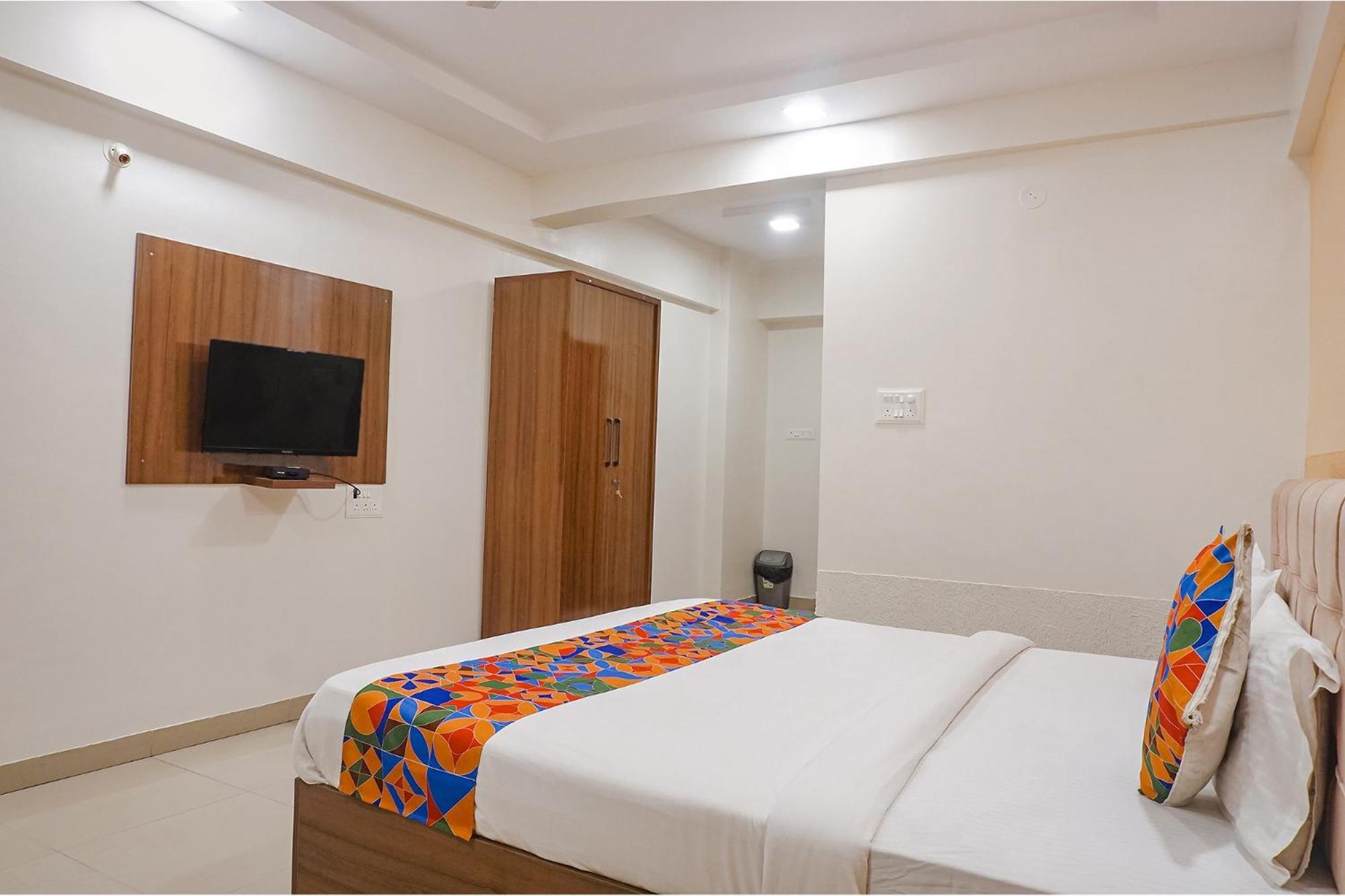 Fabhotel Embassy Near Amanora Mall Pune