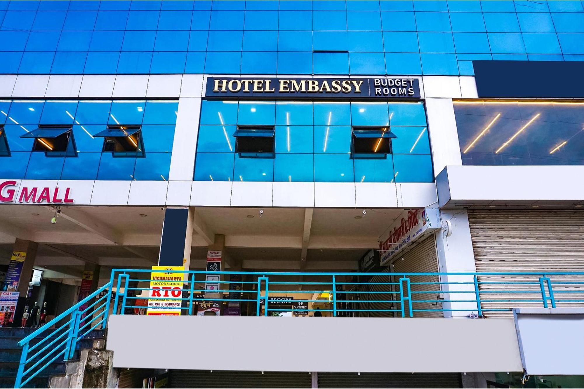 Fabhotel Embassy Near Amanora Mall Pune