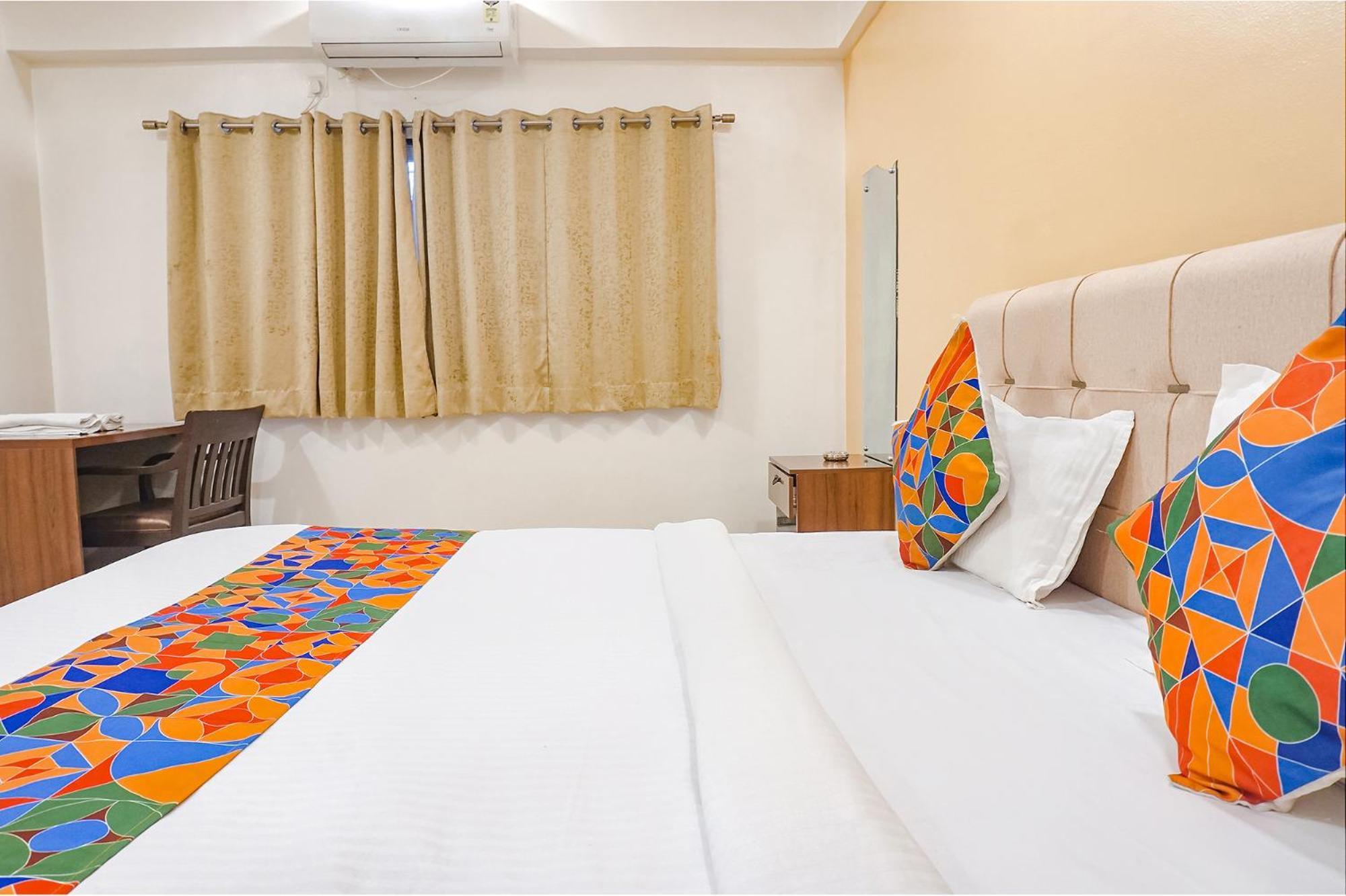 Hotel Fabhotel Embassy Near Amanora Mall 4*