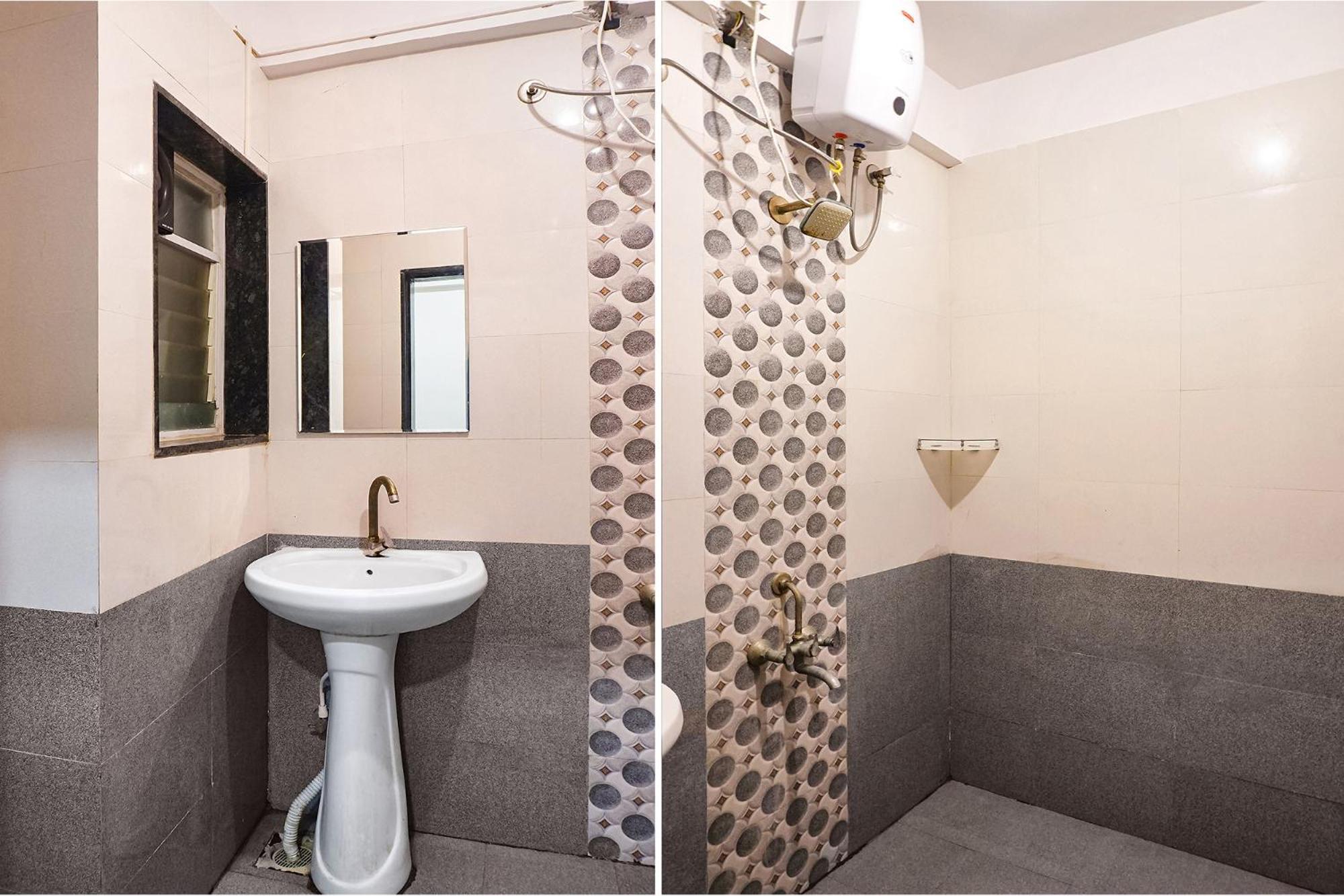Fabhotel Embassy Near Amanora Mall Hotel