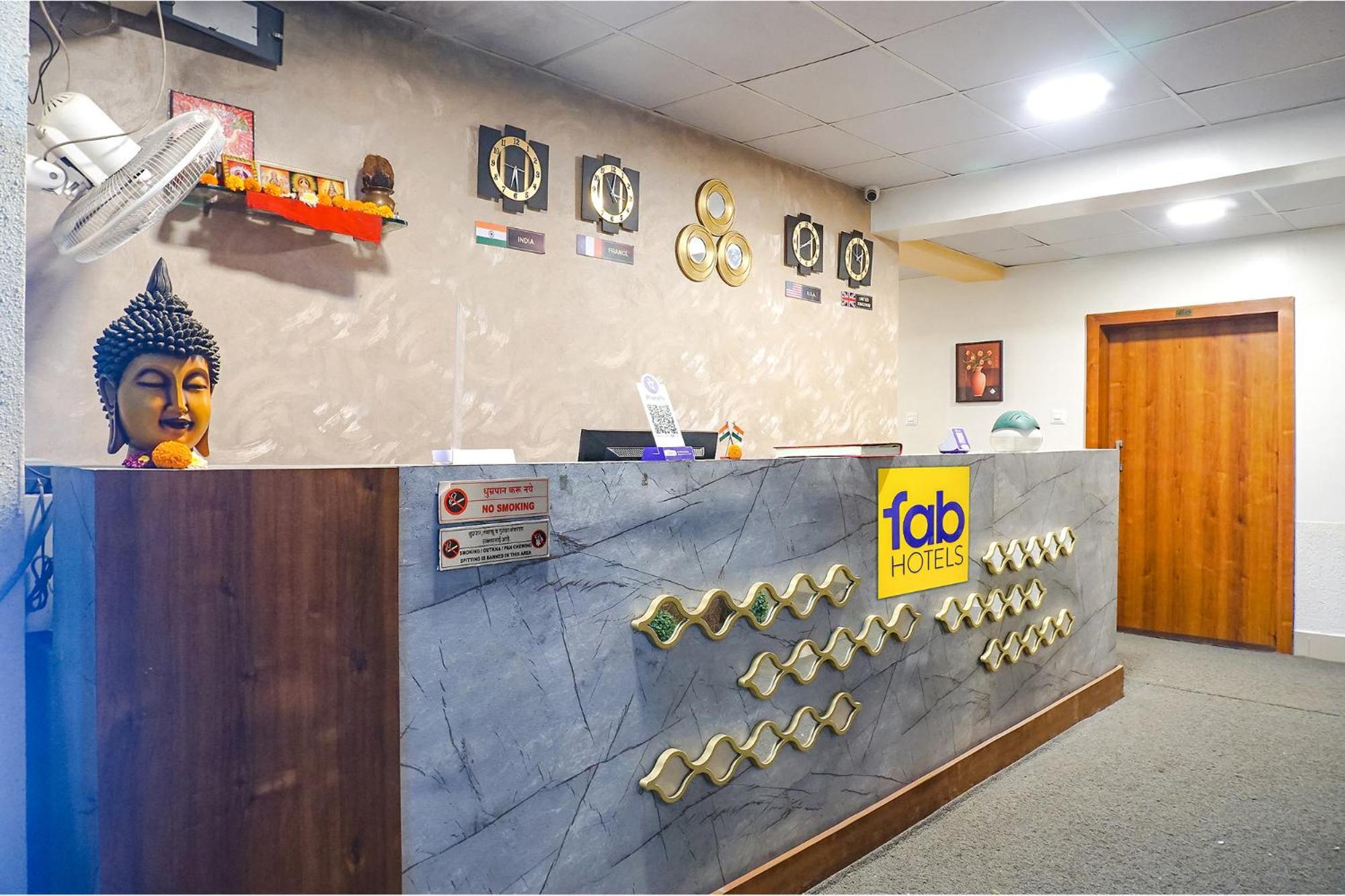 Hotel Fabhotel Embassy Near Amanora Mall 4*